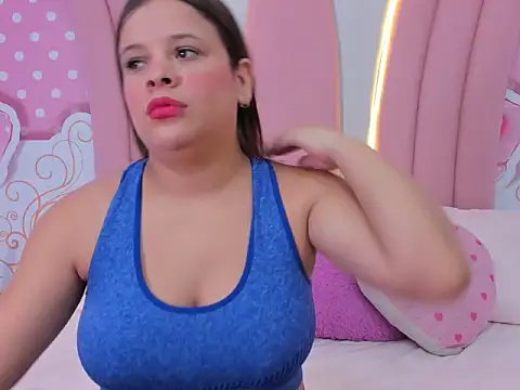 SofiaaBigBoobs online show from December 5, 2025, 12:25 pm