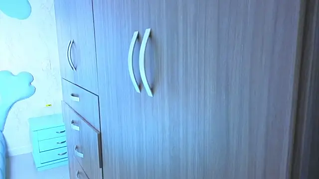 Mia Cuttee online show from November 13, 2025, 3:38 am