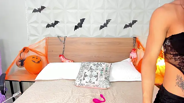 ValeryTrans  online show from October 25, 2025, 1:40 pm