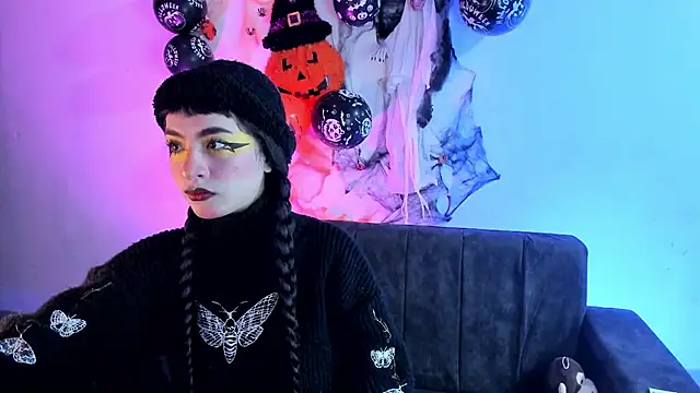 kitty  chs online show from October 7, 2025, 11:18 am