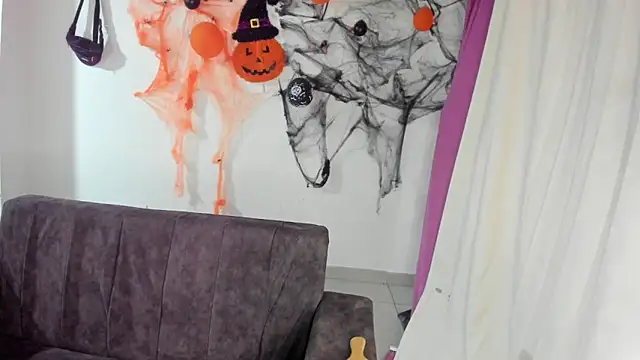 kitty  chs online show from November 15, 2025, 11:07 am