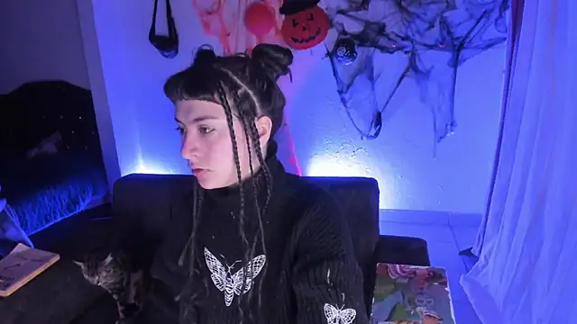 kitty  chs online show from November 16, 2025, 11:16 am