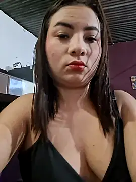 hot-mom22 online show from December 21, 2025, 11:06 am