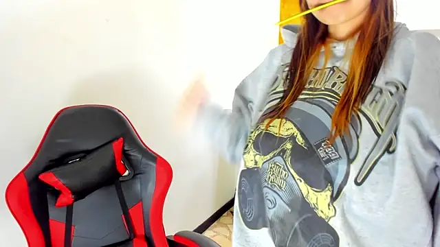 lala clark online show from February 6, 2026, 8:23 pm