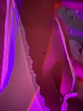 miiabrown18 online show from December 1, 2025, 11:59 am