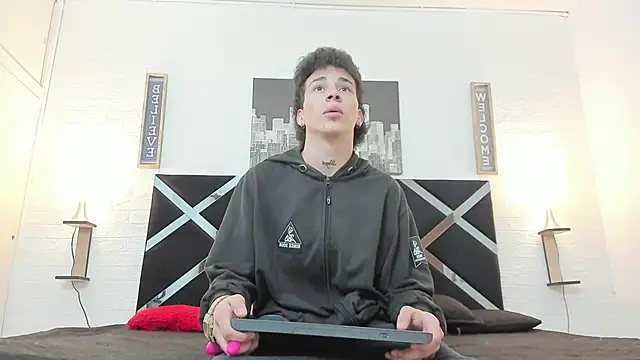 iammariano online show from November 3, 2025, 4:03 am