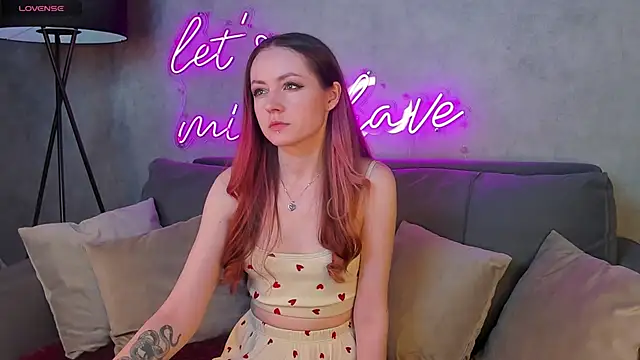 Berta Kelly online show from November 8, 2025, 1:28 am