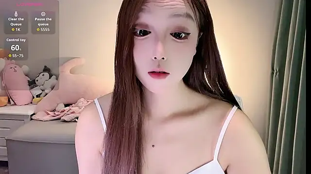 Snapshot of Luna--1 chatting on July 13, 2026, 3:04 pm Luna--1 online show from July 13, 2026, 3:04 pm
