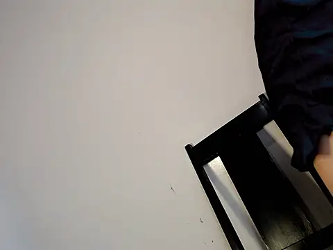 ashley bombshell online show from April 18, 2026, 11:05 pm