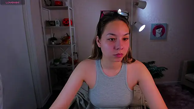 Al1ice Moures online show from December 3, 2025, 1:13 am