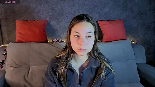 Al1ice Moures online show from December 4, 2025, 1:26 am