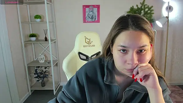 Al1ice Moures online show from December 18, 2025, 1:22 am