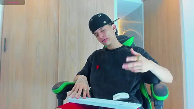 Skinny batman online show from September 30, 2025, 4:12 pm