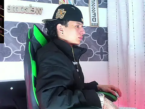 Skinny batman online show from December 2, 2025, 11:00 pm