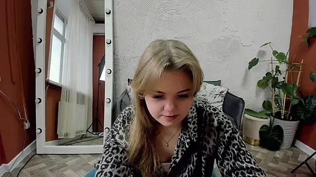 Melissa 199 online show from November 10, 2025, 5:39 am