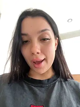 kiss Lissa online show from October 4, 2025, 12:03 pm