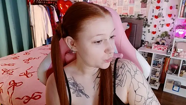 Ayla Hicks online show from March 9, 2026, 4:05 am