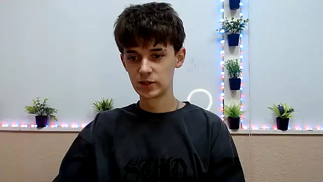 Hoot Dude  online show from November 8, 2025, 3:34 pm