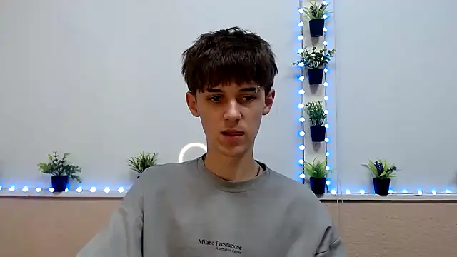 Hoot Dude  online show from November 12, 2025, 1:55 pm