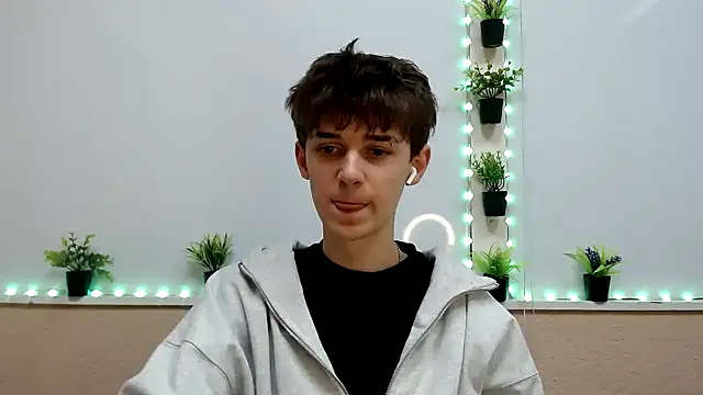 Hoot Dude  online show from November 21, 2025, 12:26 pm