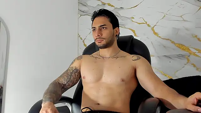 Snapshot of Miike_Stone1 chatting on October 6, 2025, 12:57 pm Miike Stone1 online show from October 6, 2025, 12:57 pm