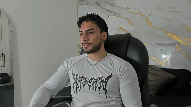 Snapshot of Miike_Stone1 chatting on January 14, 2026, 1:28 pm Miike Stone1 online show from January 14, 2026, 1:28 pm