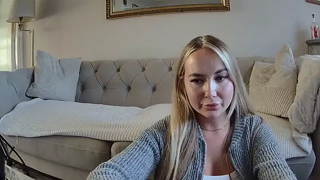 BarbieDolly x online show from October 6, 2025, 4:37 pm