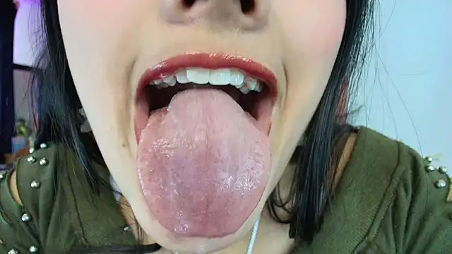 Hinata 21  online show from February 12, 2026, 8:59 pm