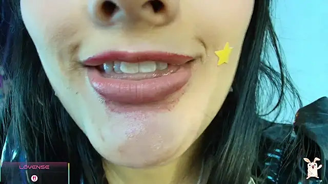 Hinata 21  online show from April 11, 2026, 3:16 pm