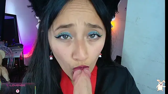 Hinata 21  online show from April 21, 2026, 9:17 pm