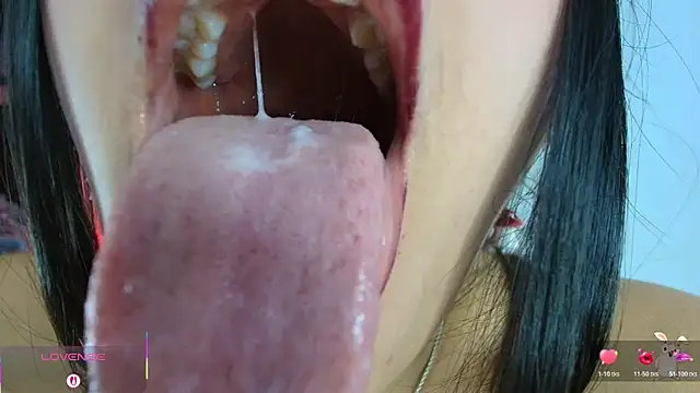 Hinata 21  online show from April 23, 2026, 11:29 pm