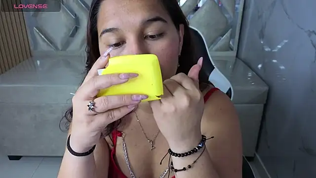 Saraah Tx online show from December 2, 2025, 3:01 am