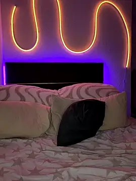 Mila-Jasmin online show from December 20, 2025, 10:28 pm