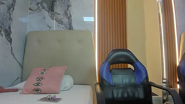 SAMANTHABENET online show from March 4, 2026, 7:31 pm