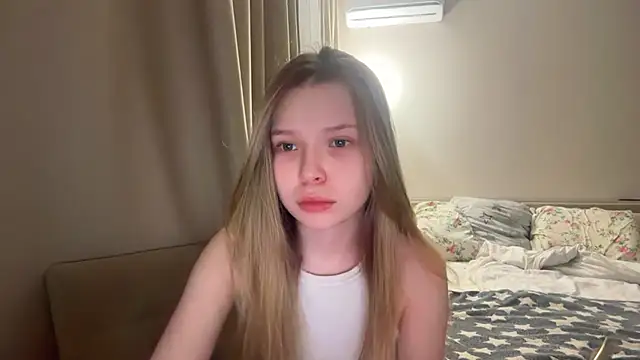 CandysRose online show from April 26, 2026, 6:49 pm