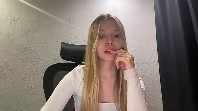 Snapshot of CandysRose chatting on June 29, 2026, 6:52 pm CandysRose online show from June 29, 2026, 6:52 pm