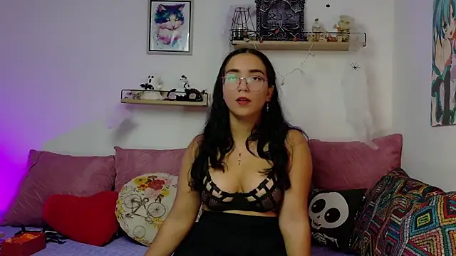 LucyDerby online show from November 11, 2025, 10:32 pm