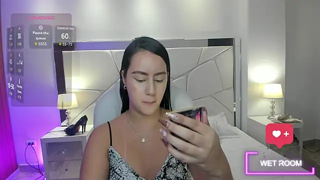 Natasha Kiim  online show from February 5, 2026, 4:06 am