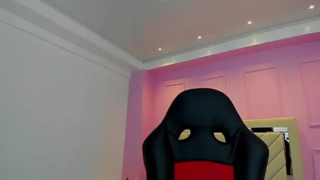 ALAHIACRUZ1 online show from October 9, 2025, 2:42 am