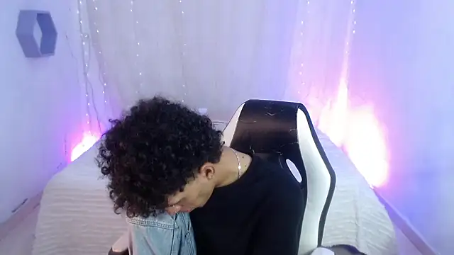 josesweet  online show from December 5, 2025, 4:43 am