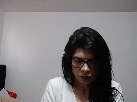 abrilsex23 online show from October 5, 2025, 9:24 pm