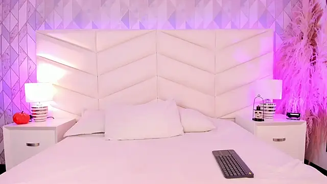 Charlotte hall  online show from October 11, 2025, 3:39 am