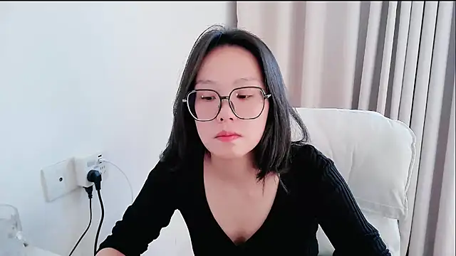 guai00 online show from November 28, 2025, 6:49 am