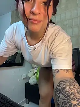 Snapshot of came_lia1 chatting on October 24, 2025, 2:19 am came lia1 online show from October 24, 2025, 2:19 am