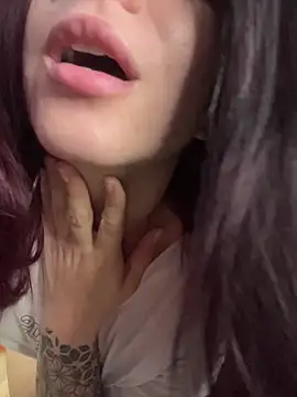 Snapshot of came_lia1 chatting on November 25, 2025, 2:44 am came lia1 online show from November 25, 2025, 2:44 am