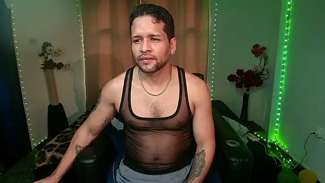 LucasGaeel online show from April 19, 2026, 3:44 pm