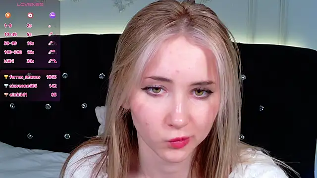 LiraKink online show from November 16, 2025, 9:48 am