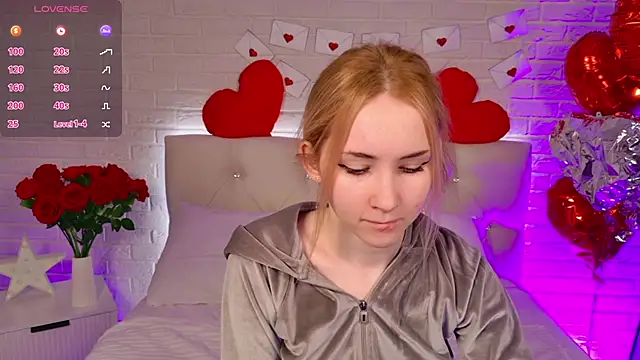 LiraKink online show from February 8, 2026, 4:05 am