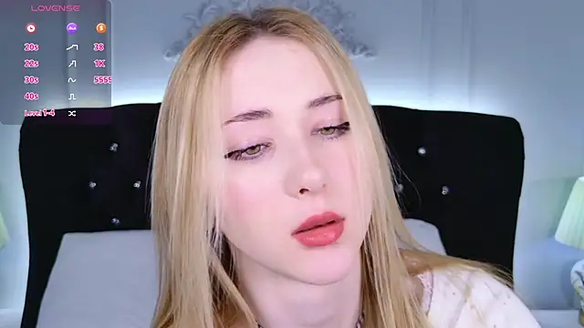 LiraKink online show from March 26, 2026, 6:41 am