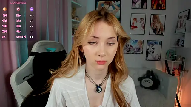 LiraKink online show from March 28, 2026, 4:01 am